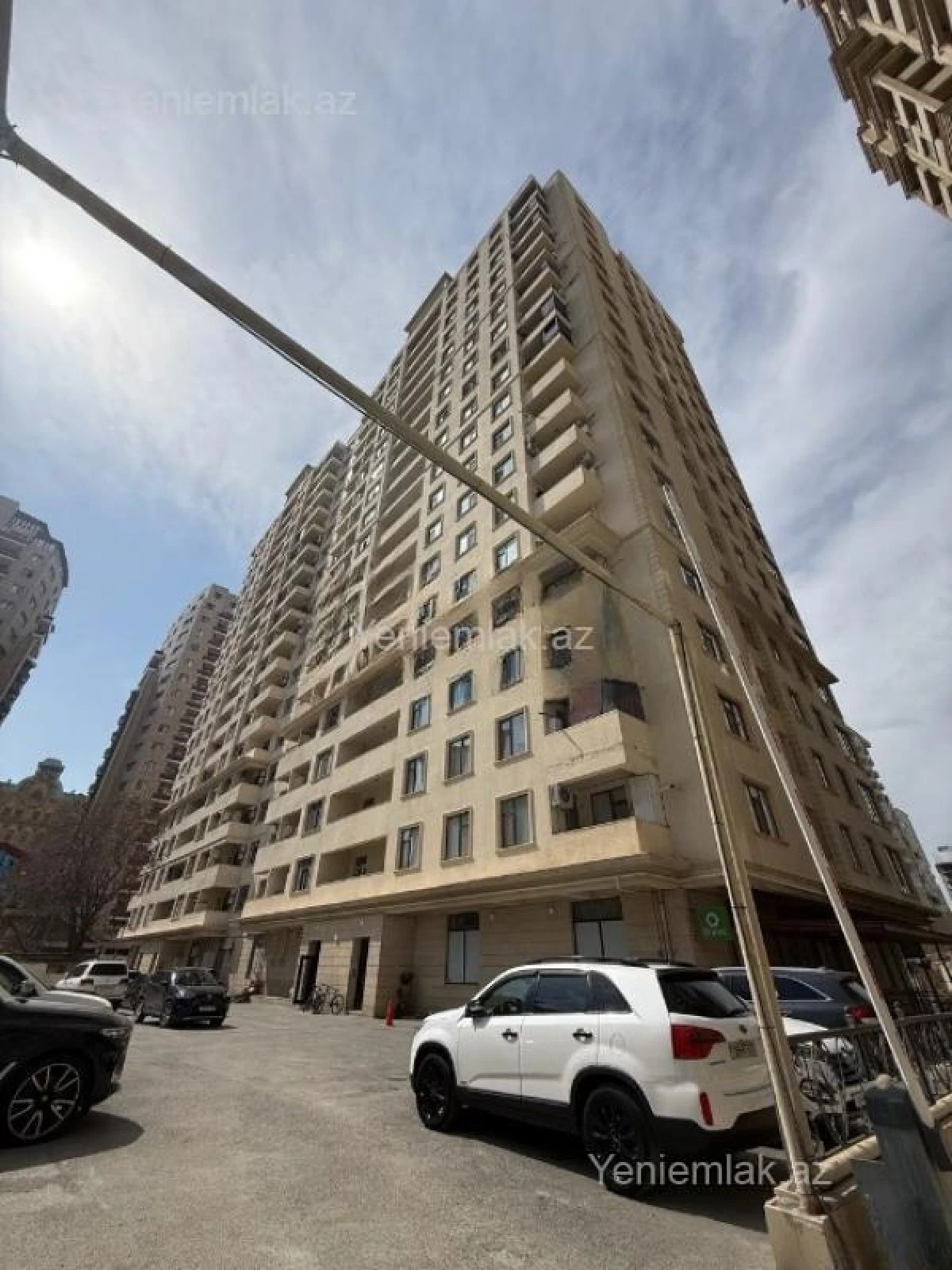 Satılır 4 otaqlı yeni tikili 180 m²