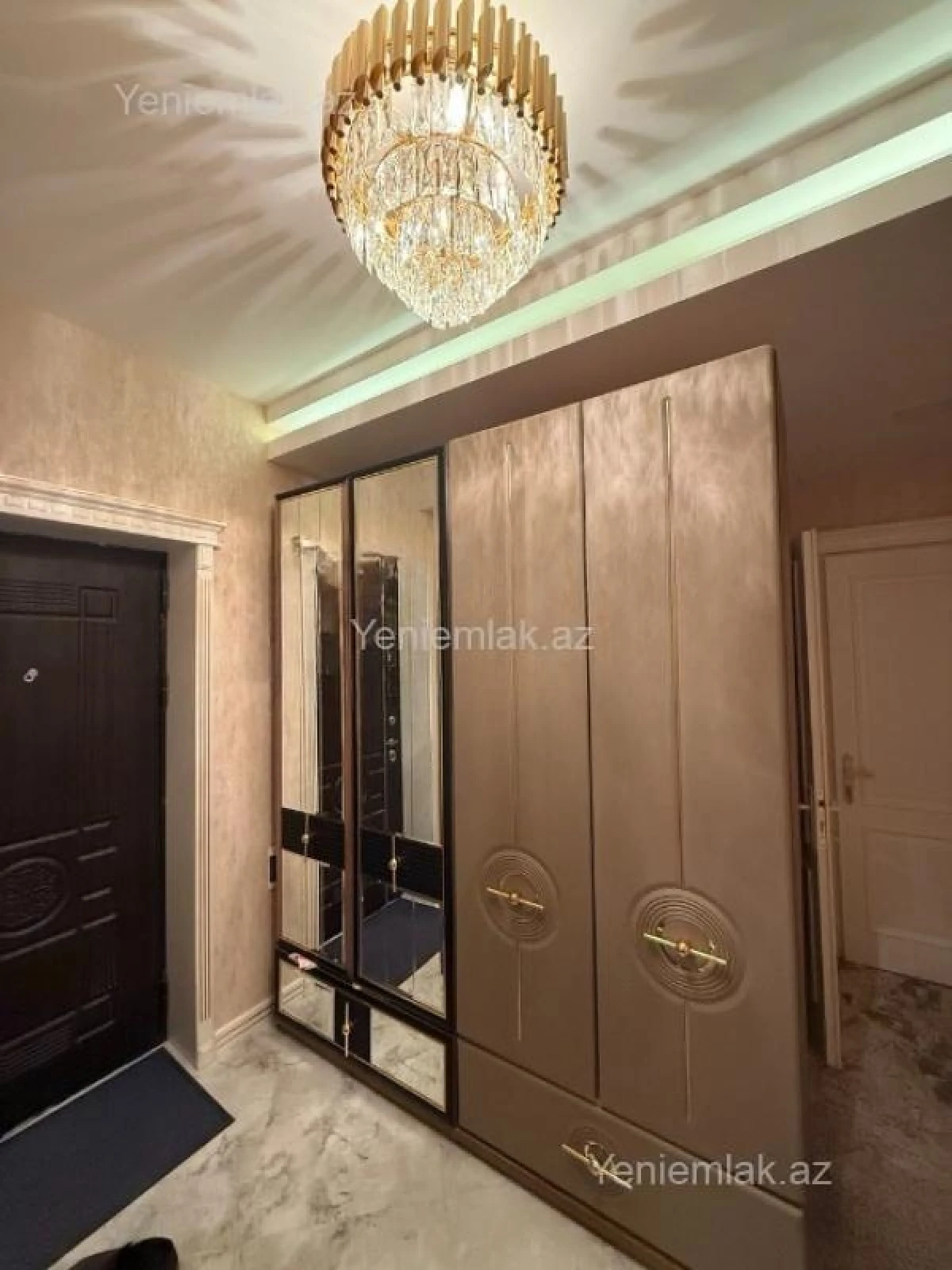 Satılır 4 otaqlı yeni tikili 180 m²