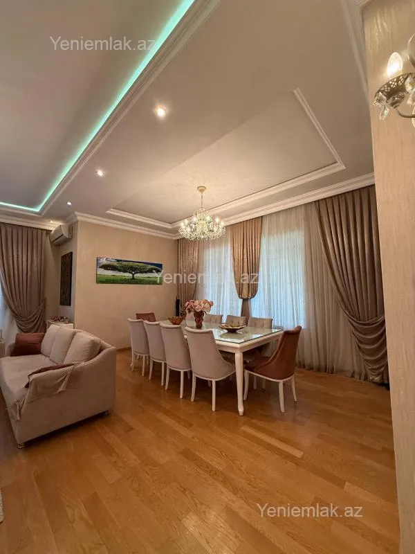 Satılır 6 otaqlı həyət evi 330 m²