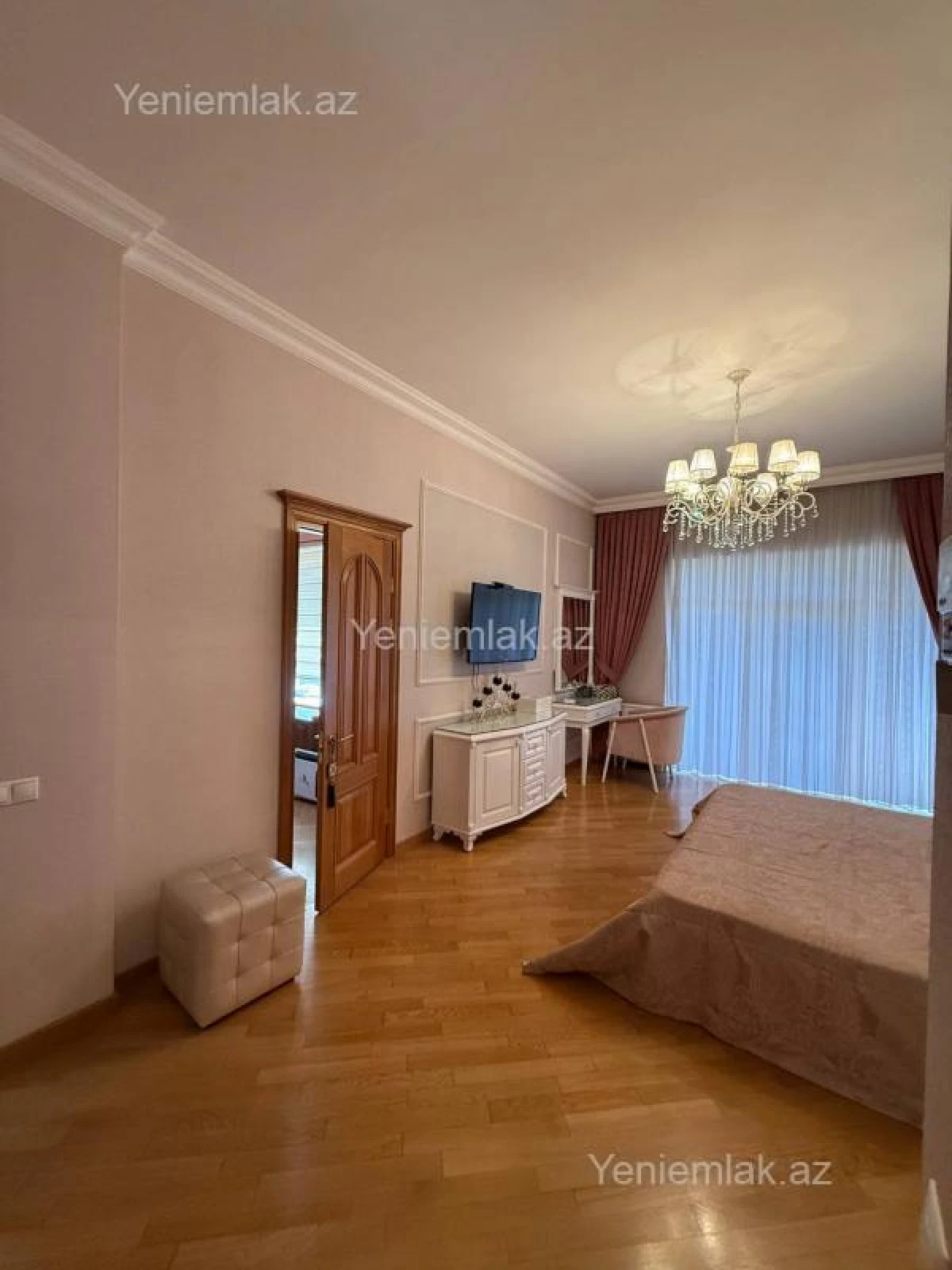 Satılır 6 otaqlı həyət evi 330 m²