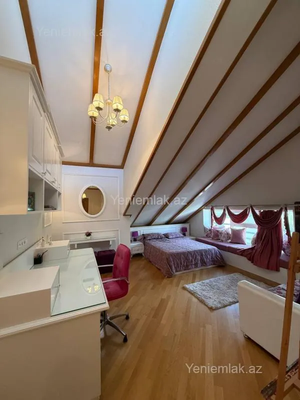 Satılır 6 otaqlı həyət evi 330 m²