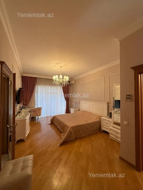 Satılır 6 otaqlı həyət evi 330 m²