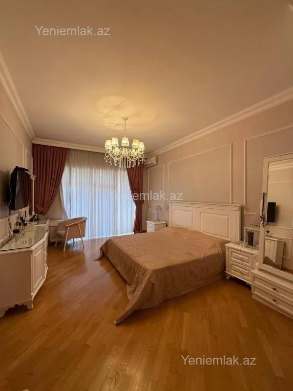 Satılır 6 otaqlı həyət evi 330 m²