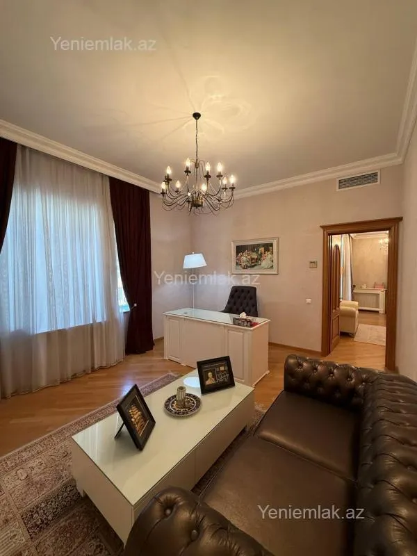 Satılır 6 otaqlı həyət evi 330 m²