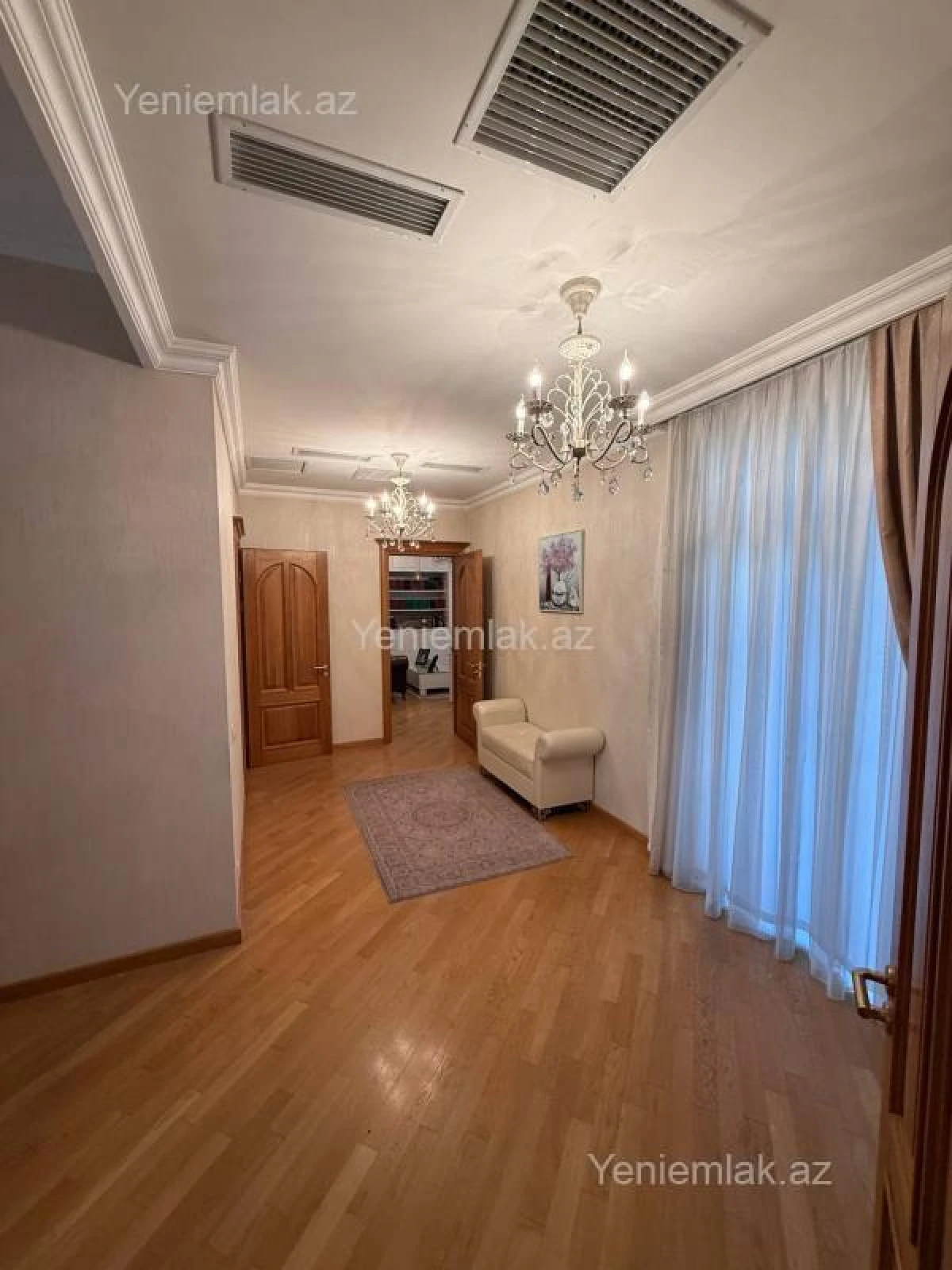 Satılır 6 otaqlı həyət evi 330 m²