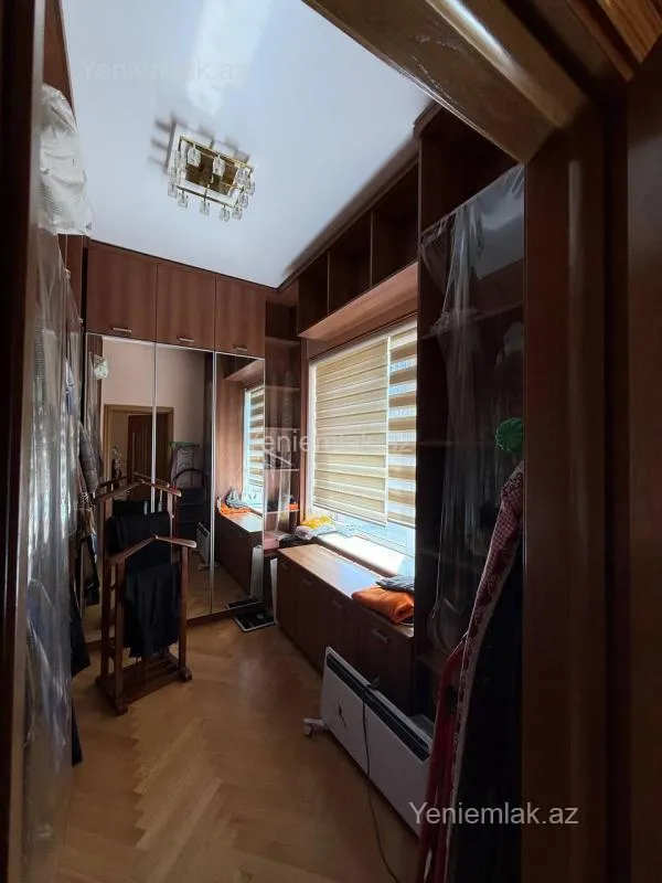 Satılır 6 otaqlı həyət evi 330 m²