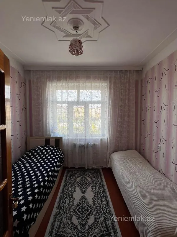 Satılır 3 otaqlı köhnə tikili 72 m²