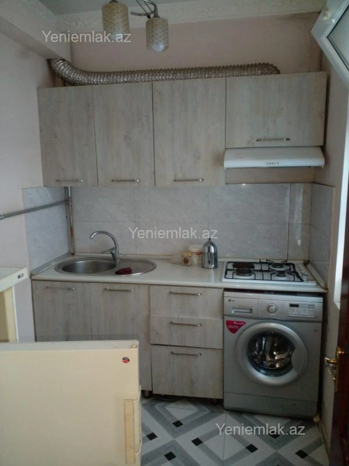 Satılır 2 otaqlı köhnə tikili 33 m²