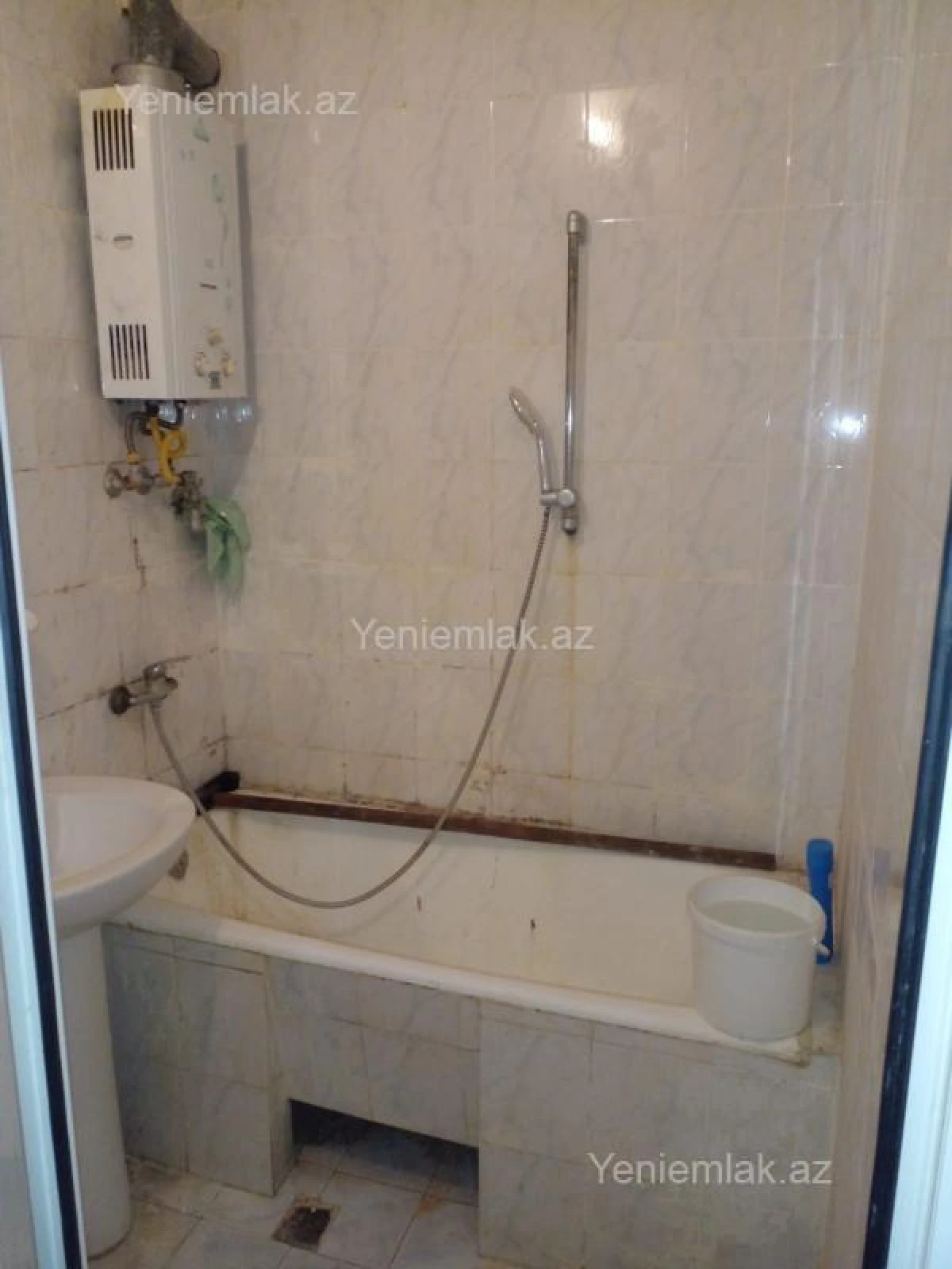 Satılır 2 otaqlı köhnə tikili 33 m²