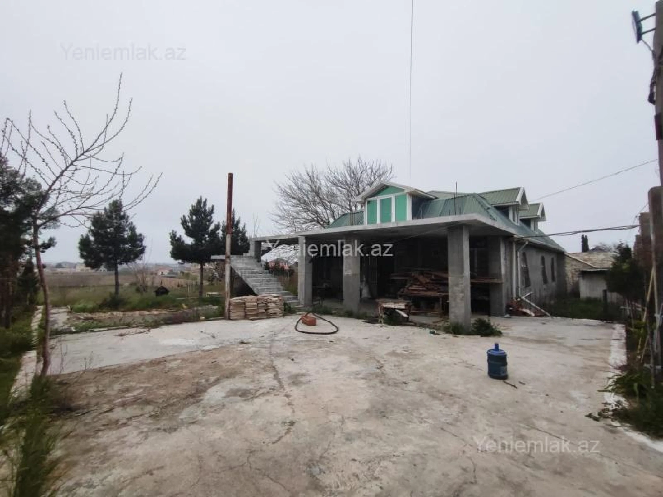 Satılır 5 otaqlı həyət evi 100 m²