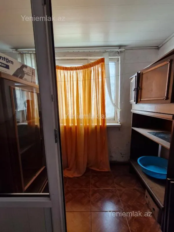 Satılır 1 otaqlı köhnə tikili 40 m²