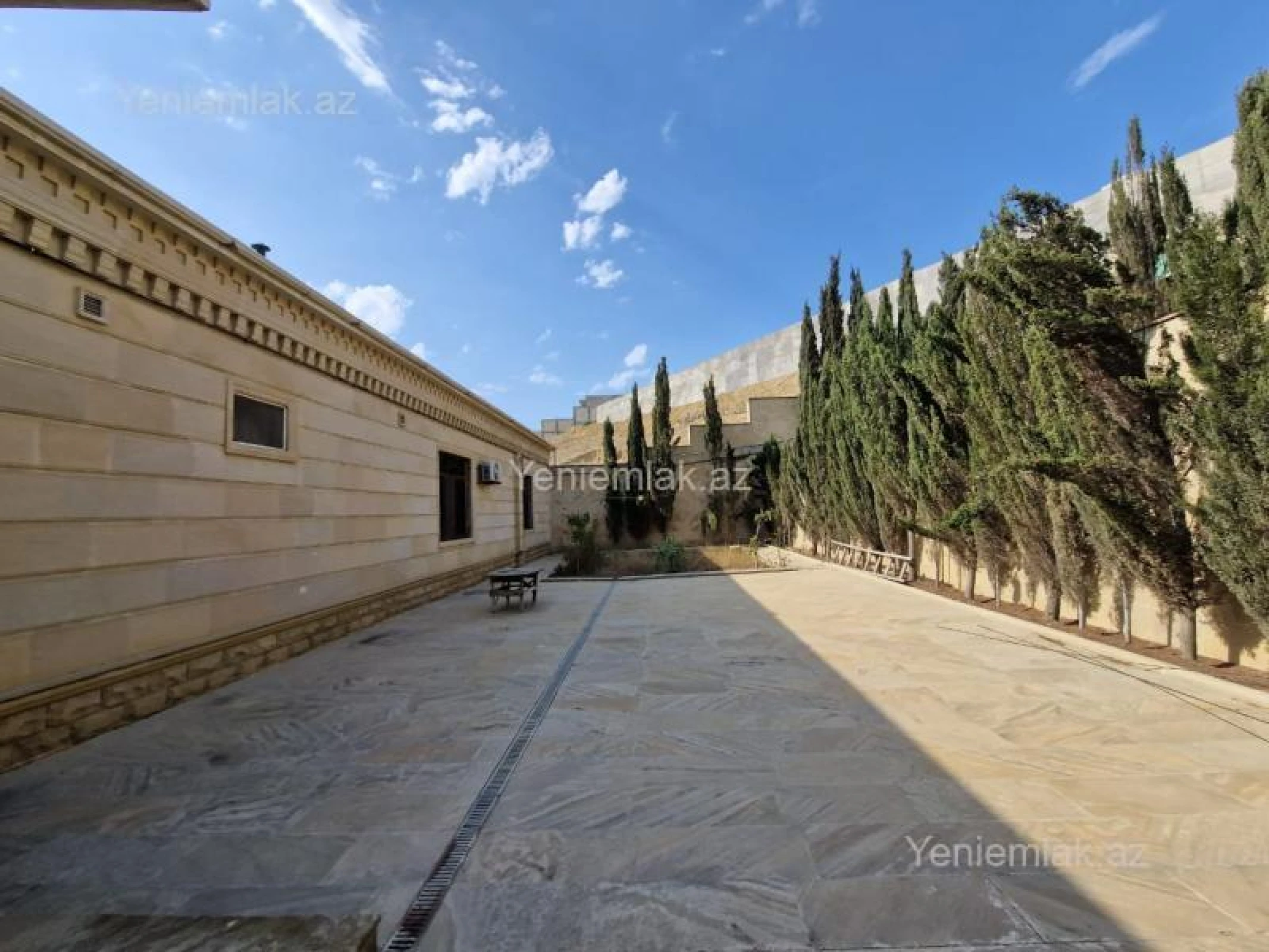 Satılır 6 otaqlı həyət evi 500 m²