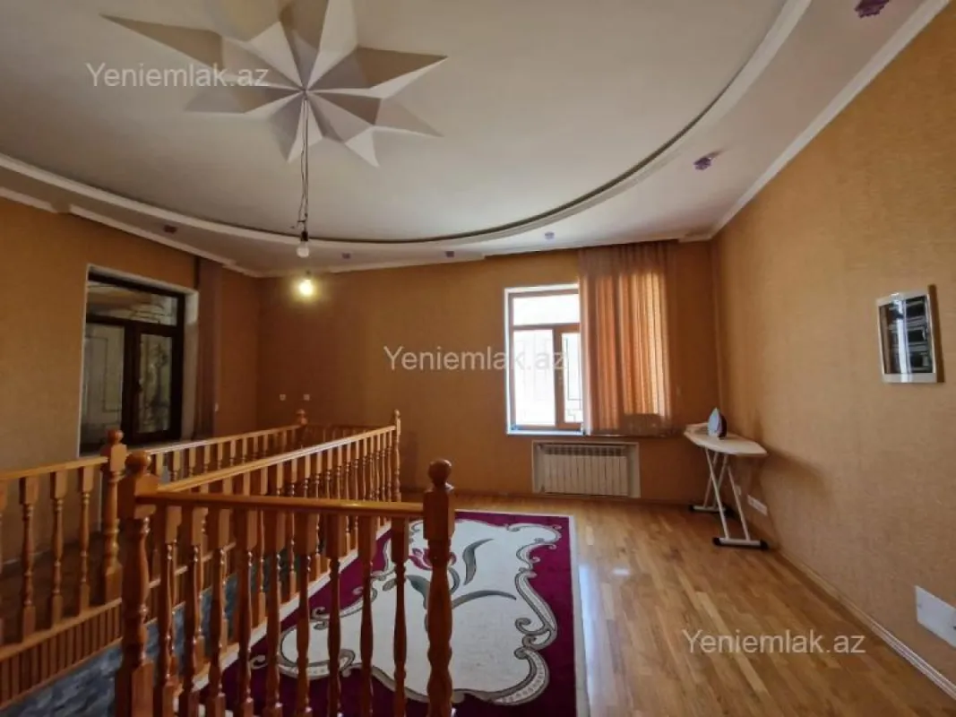 Satılır 6 otaqlı həyət evi 500 m²