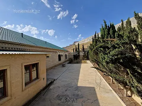 Satılır 6 otaqlı həyət evi 500 m²