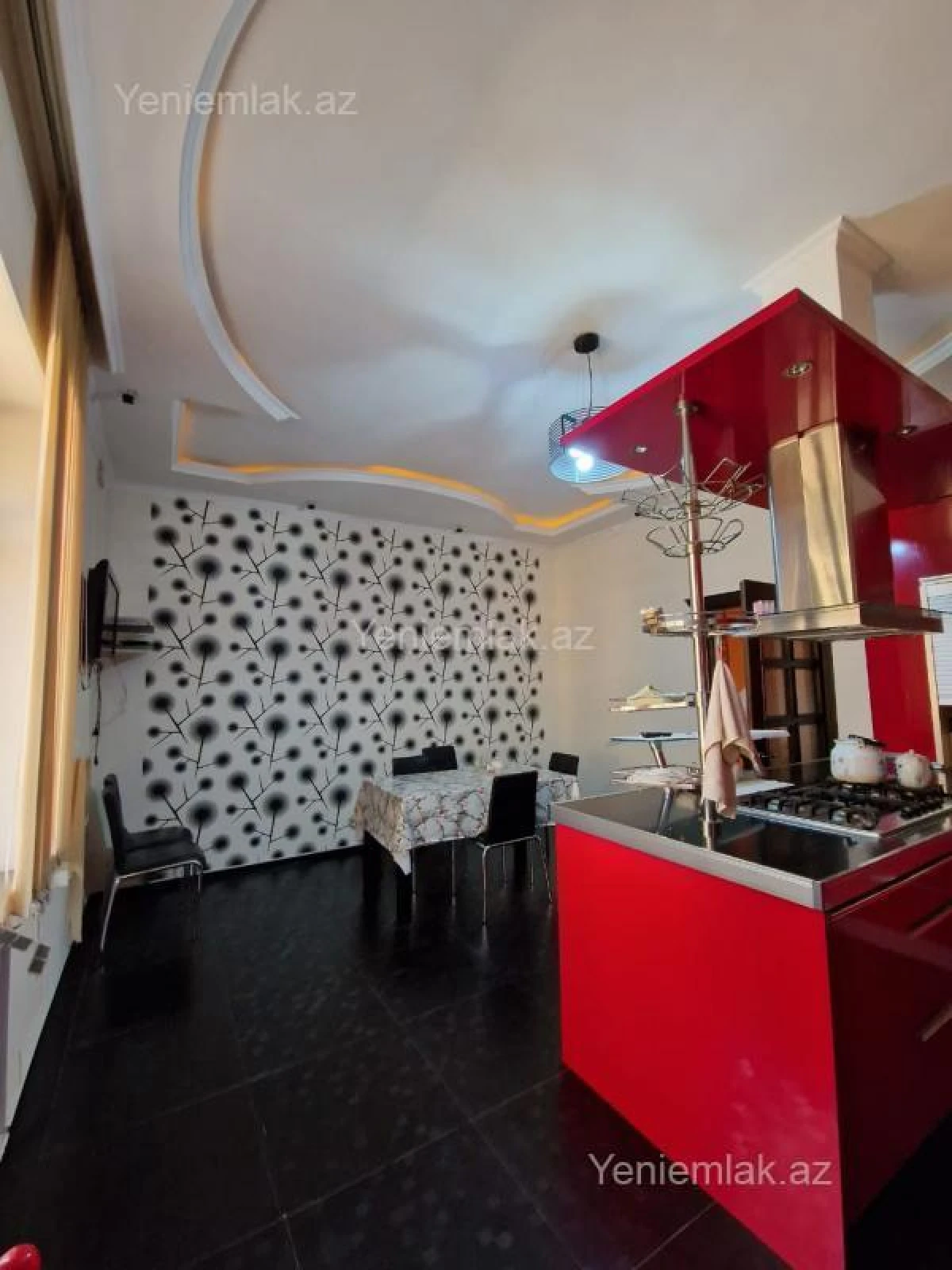 Satılır 6 otaqlı həyət evi 500 m²