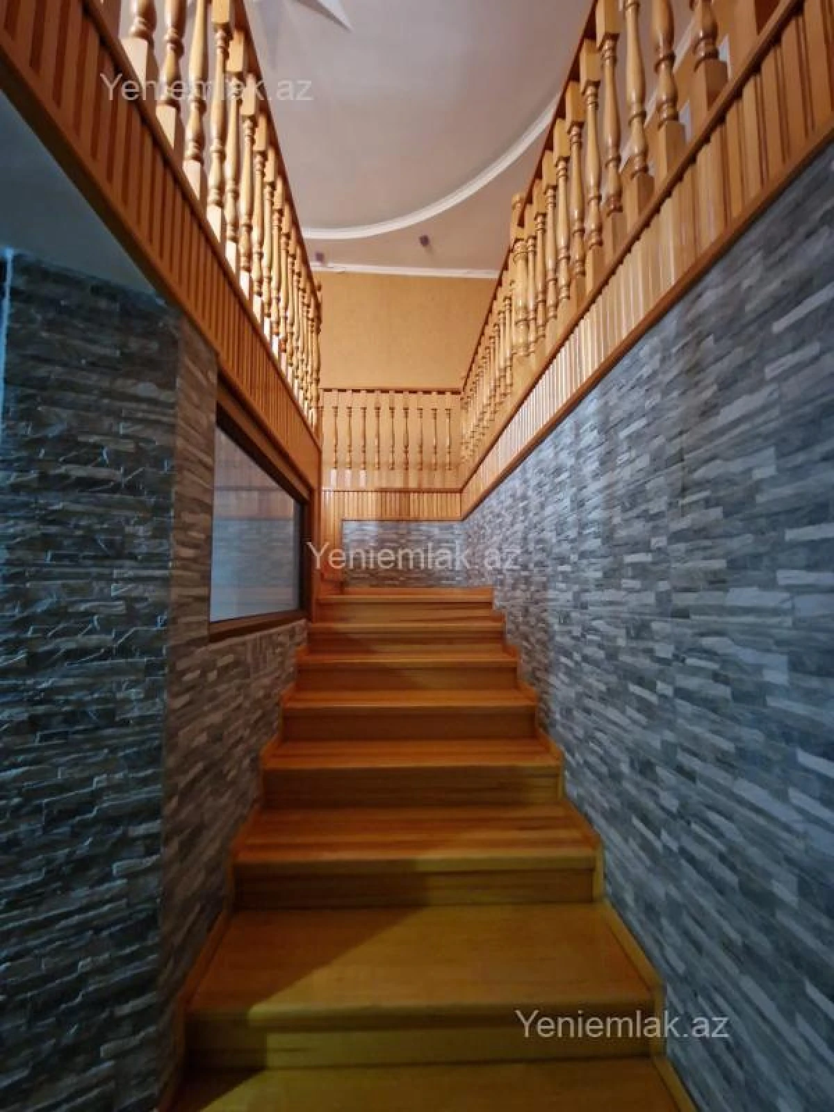 Satılır 6 otaqlı həyət evi 500 m²