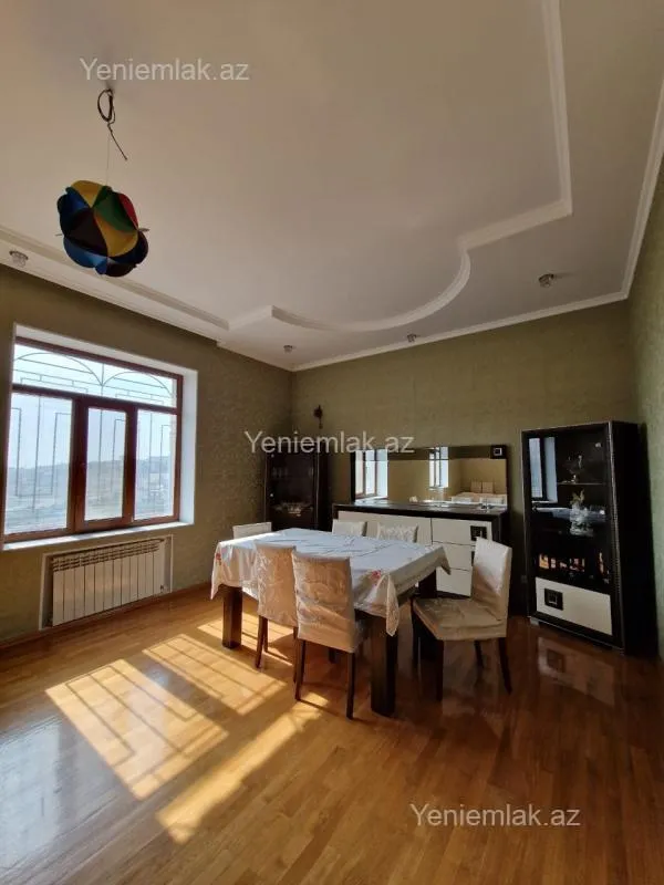 Satılır 6 otaqlı həyət evi 500 m²