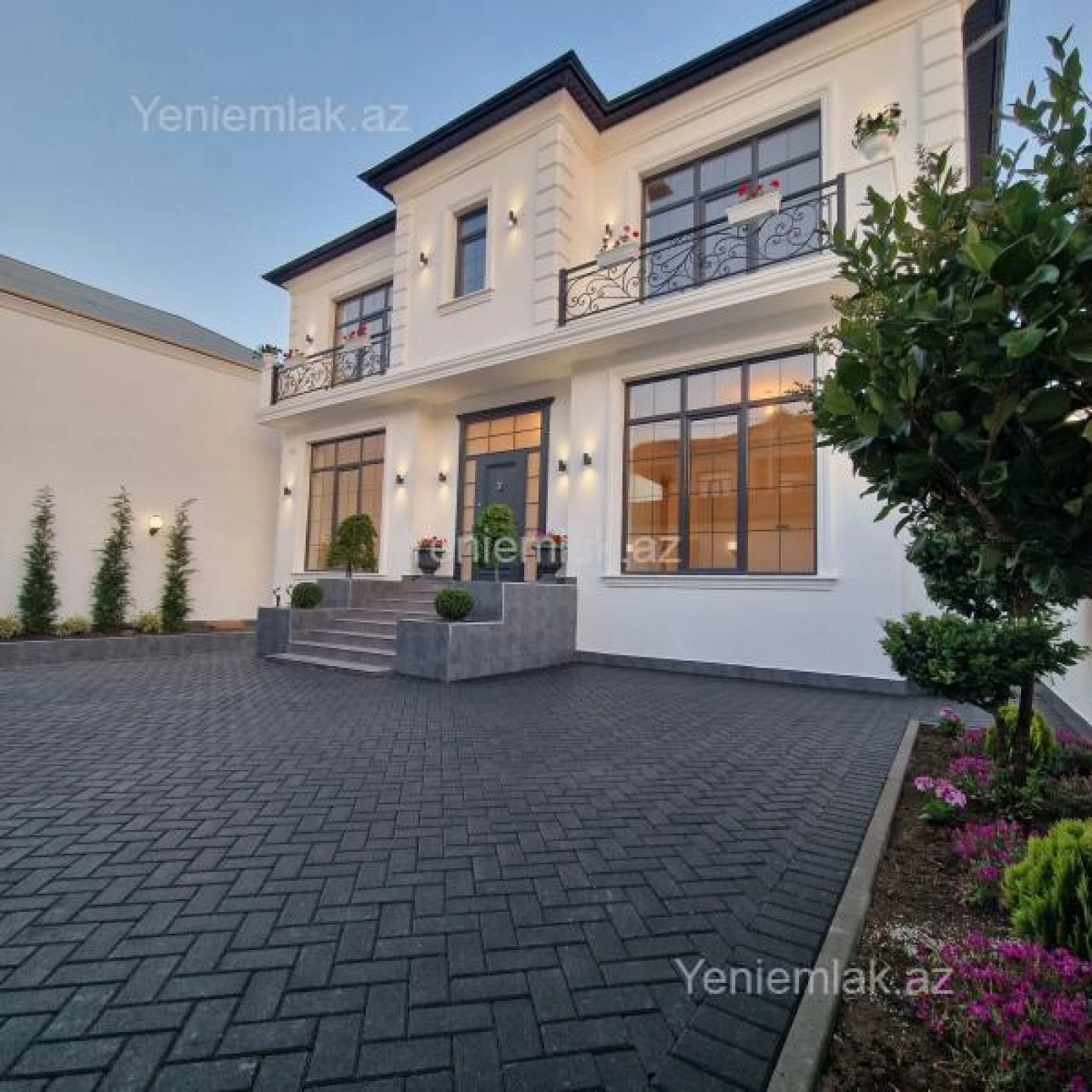 Satılır 7 otaqlı həyət evi 450 m²