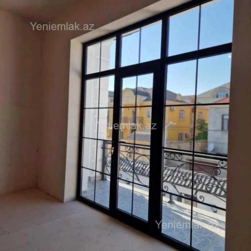 Satılır 7 otaqlı həyət evi 450 m²