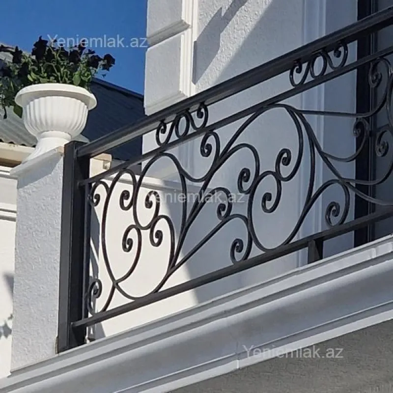 Satılır 7 otaqlı həyət evi 450 m²