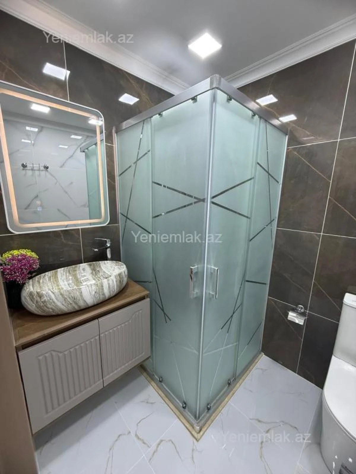 Satılır 3 otaqlı yeni tikili 130.5 m²