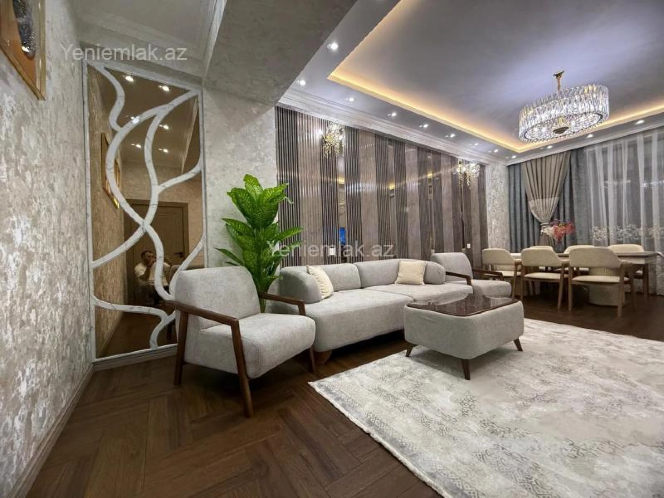 Satılır 3 otaqlı yeni tikili 130.5 m²
