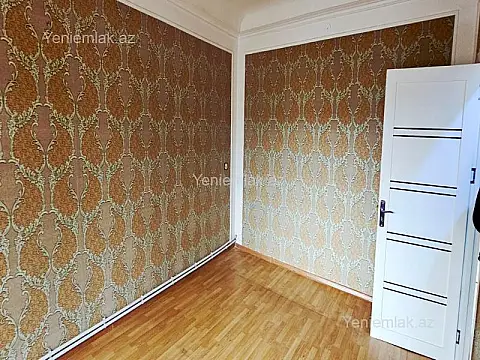 Satılır 3 otaqlı köhnə tikili 80 m²