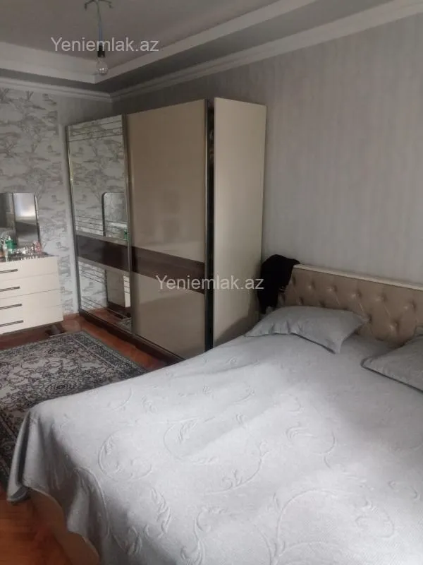 Satılır 4 otaqlı köhnə tikili 75 m²