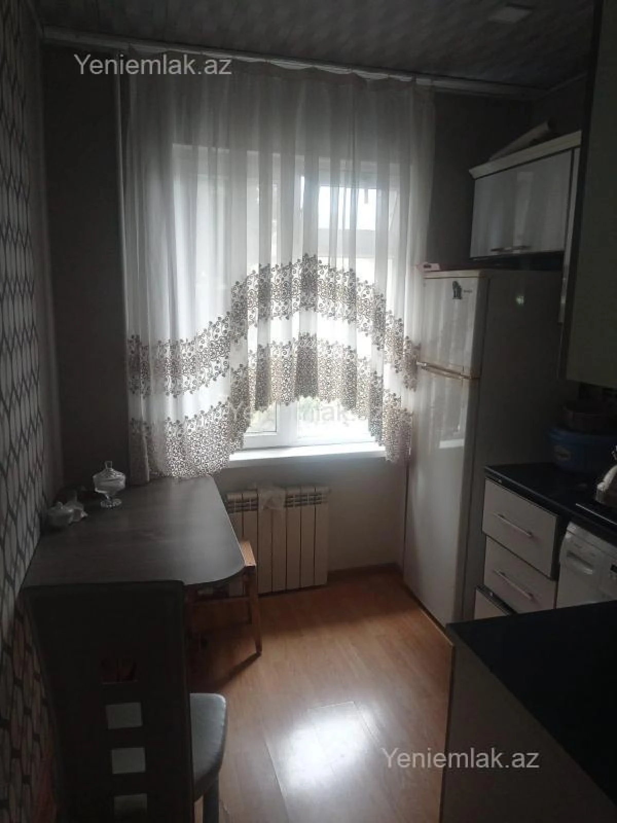 Satılır 4 otaqlı köhnə tikili 75 m²