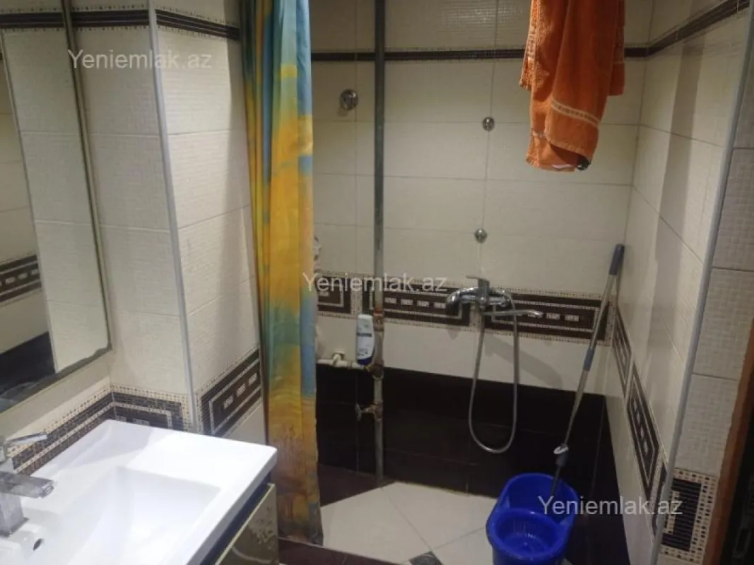 Satılır 4 otaqlı köhnə tikili 75 m²