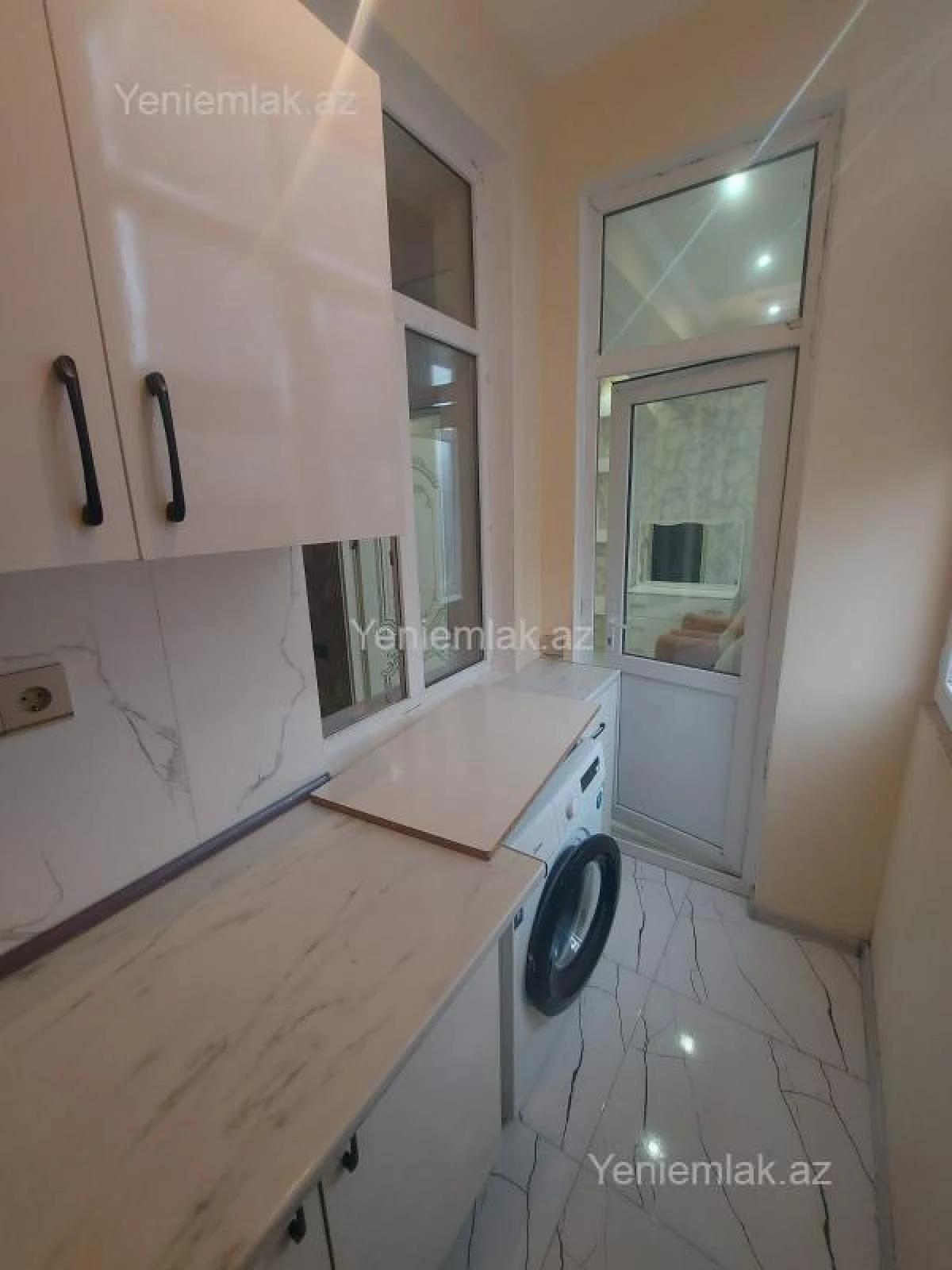 Satılır 3 otaqlı yeni tikili 60 m²