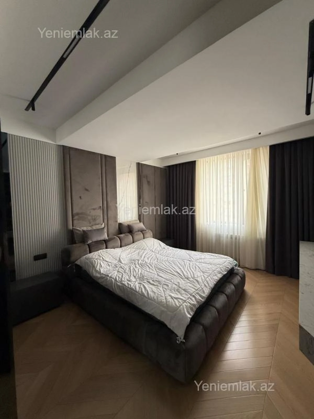 Satılır 3 otaqlı yeni tikili 135 m²