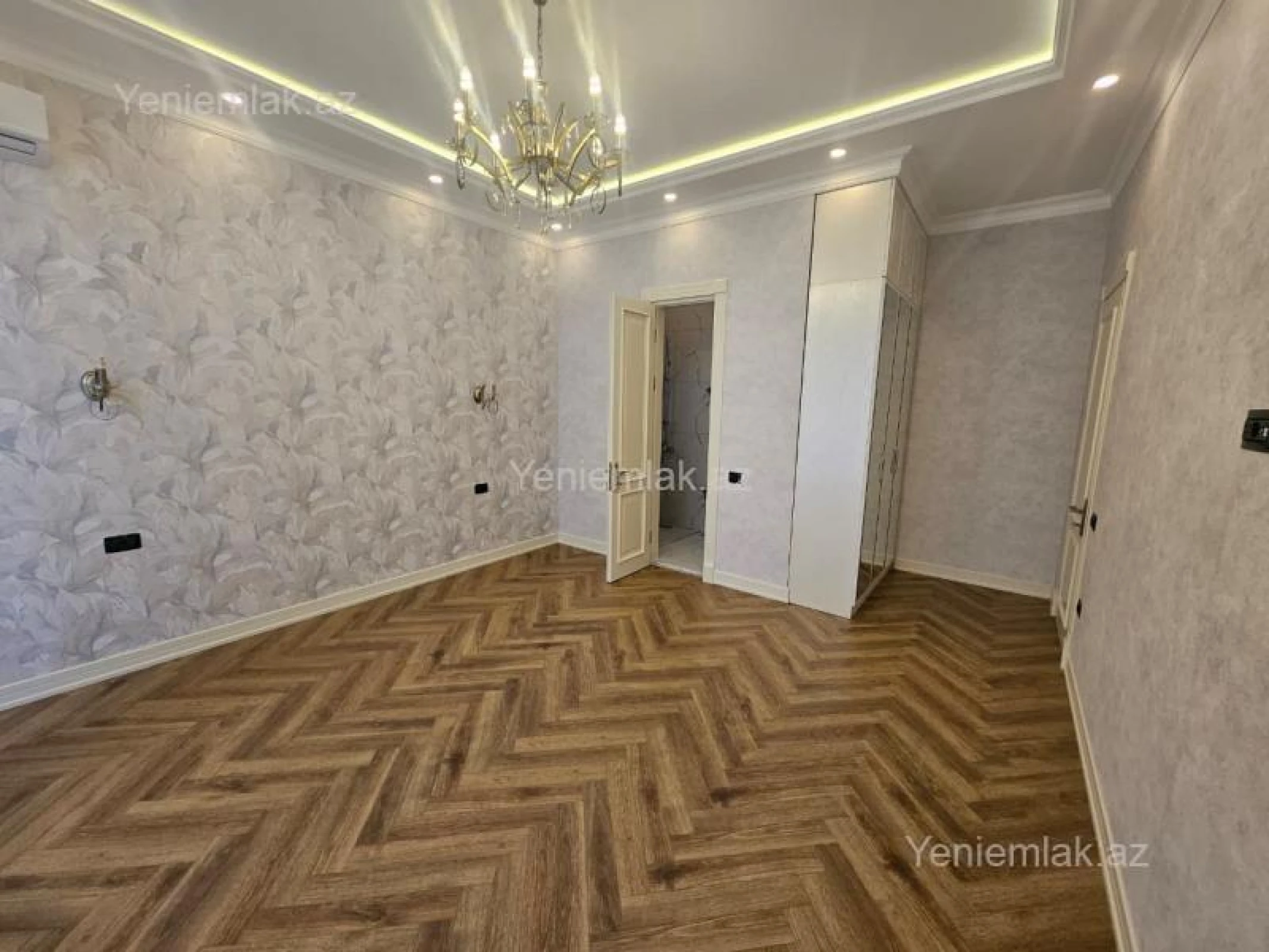 Satılır 6 otaqlı həyət evi 440 m²