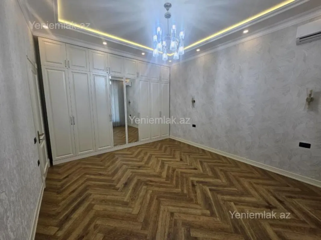 Satılır 6 otaqlı həyət evi 440 m²