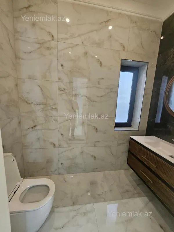 Satılır 6 otaqlı həyət evi 440 m²