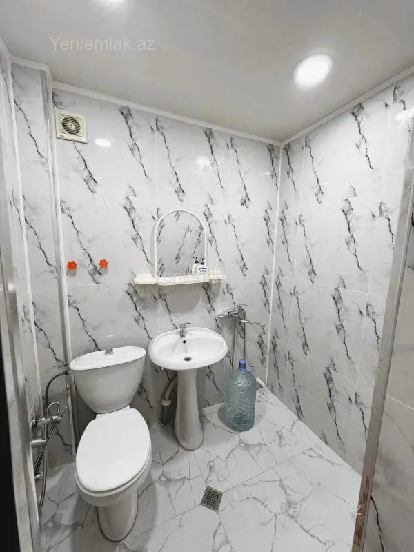 Satılır 2 otaqlı köhnə tikili 60 m²