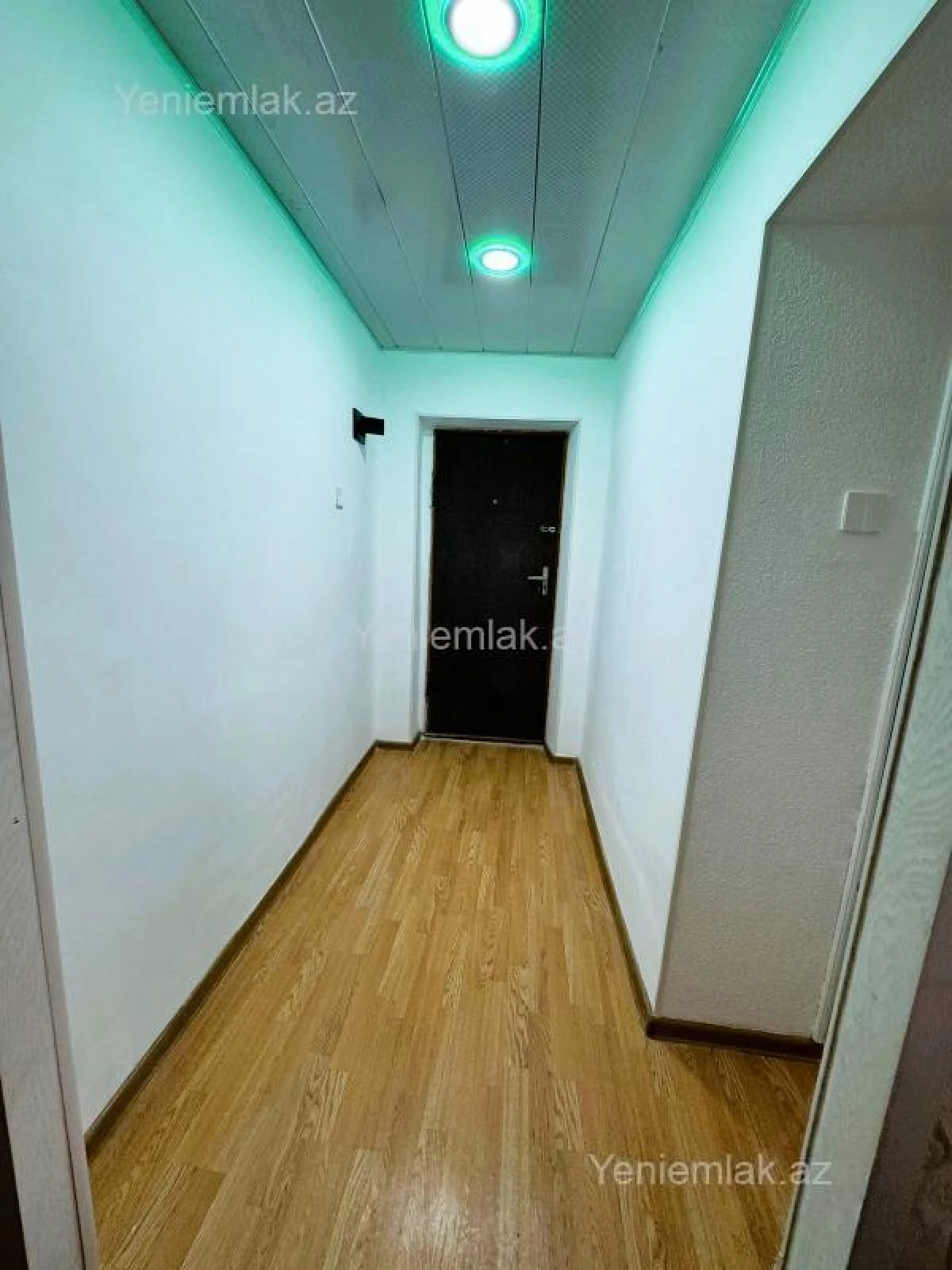 Satılır 2 otaqlı köhnə tikili 60 m²