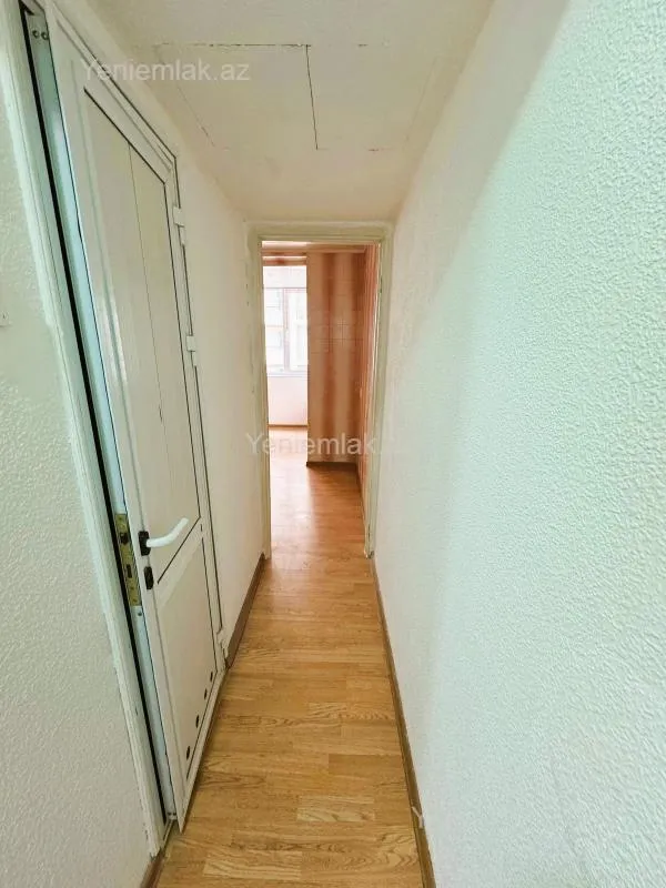 Satılır 2 otaqlı köhnə tikili 60 m²