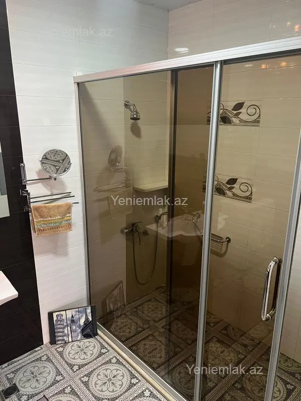 Satılır 4 otaqlı yeni tikili 205.5 m²