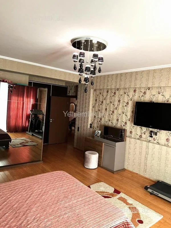 Satılır 4 otaqlı yeni tikili 205.5 m²