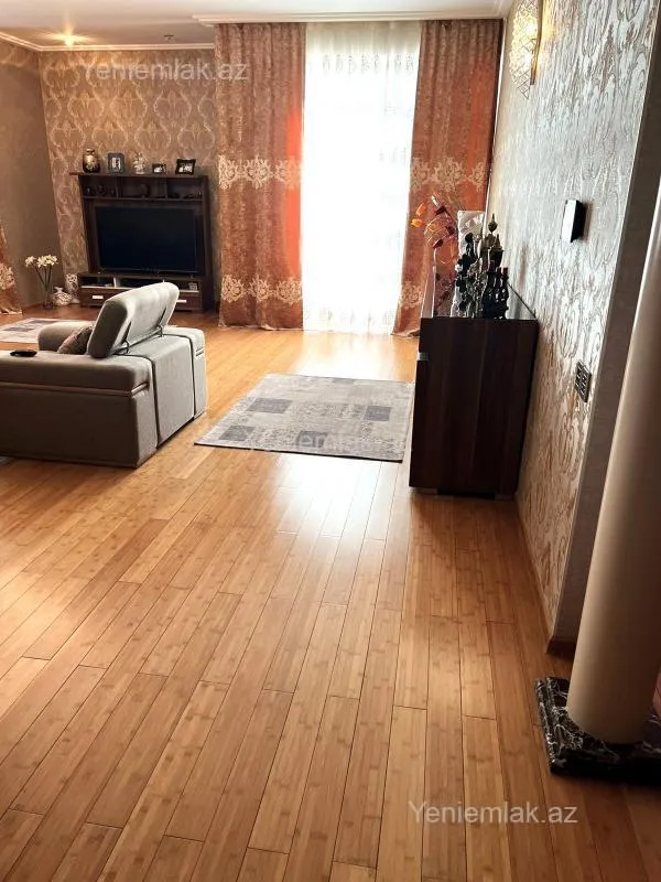 Satılır 4 otaqlı yeni tikili 205.5 m²