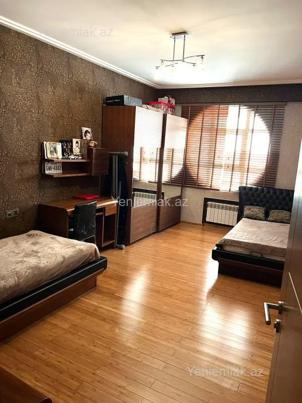 Satılır 4 otaqlı yeni tikili 205.5 m²