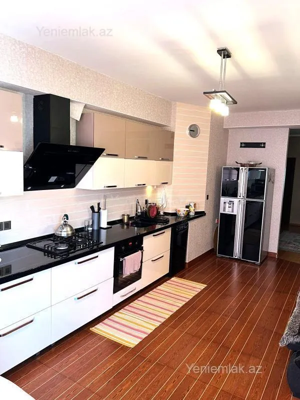 Satılır 4 otaqlı yeni tikili 205.5 m²
