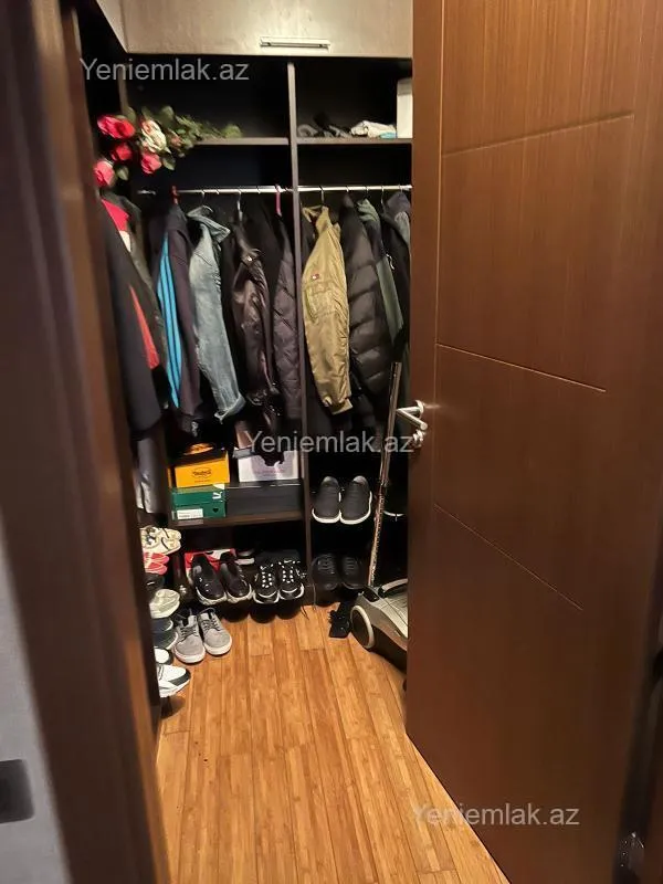 Satılır 4 otaqlı yeni tikili 205.5 m²