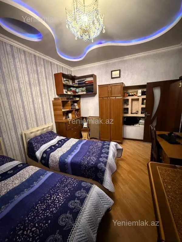 Satılır 3 otaqlı köhnə tikili 90 m²