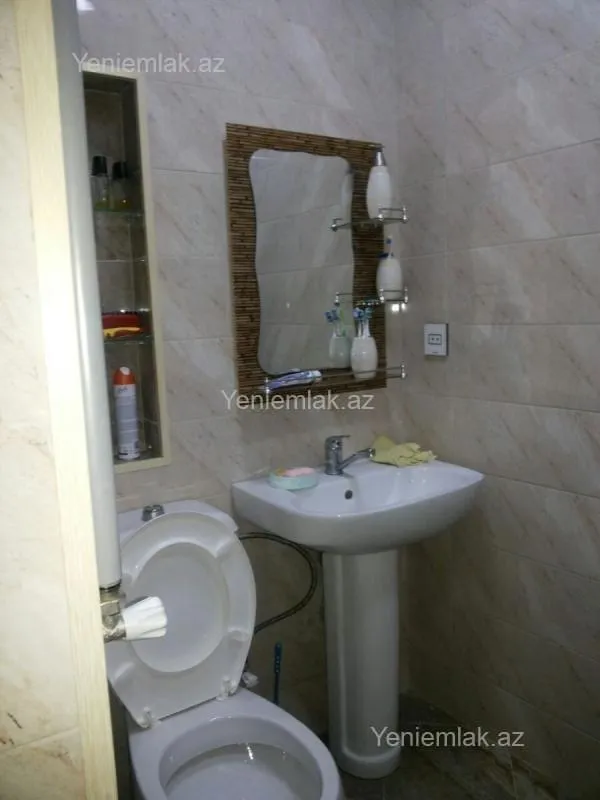 Satılır 3 otaqlı köhnə tikili 90 m²