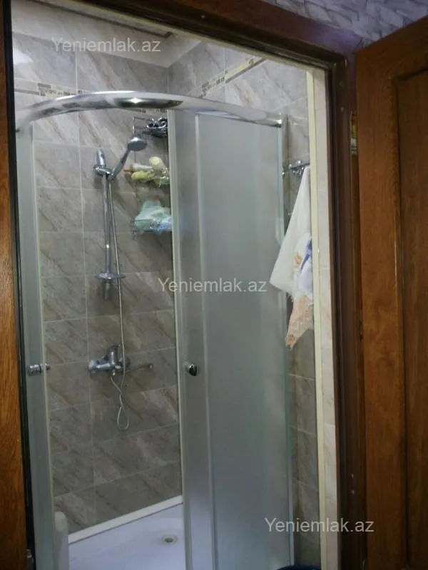 Satılır 3 otaqlı köhnə tikili 90 m²