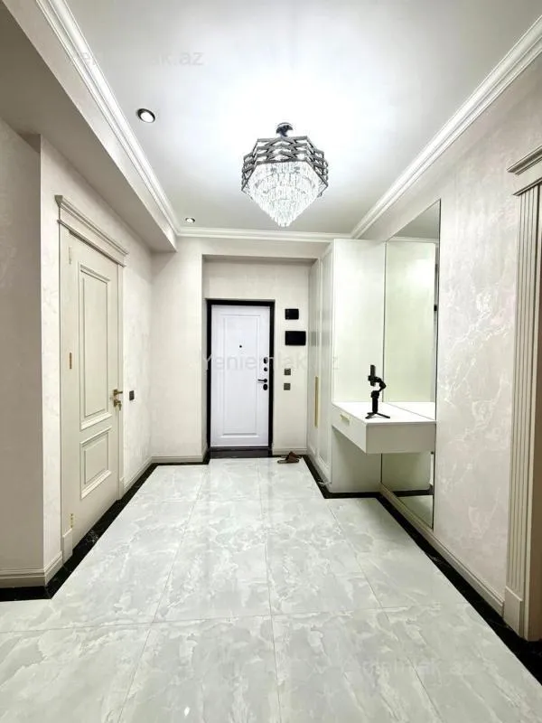 Satılır 3 otaqlı yeni tikili 140 m²