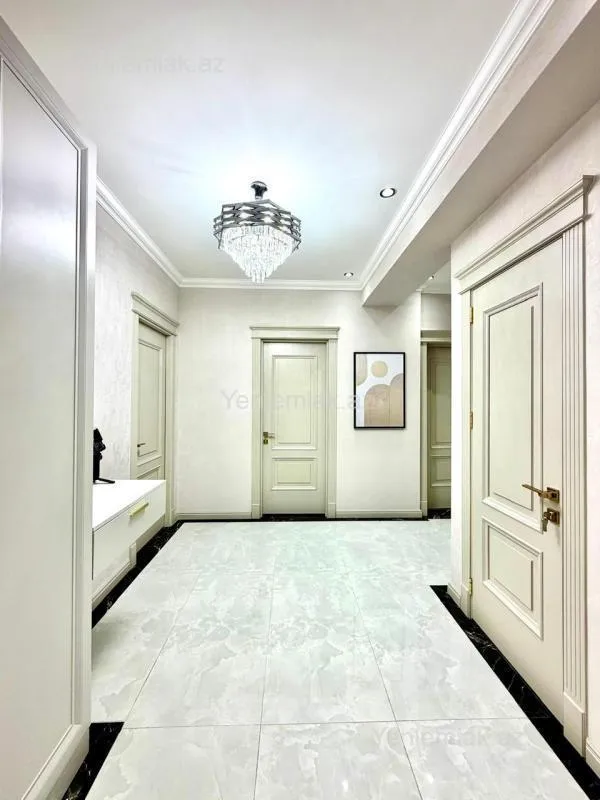 Satılır 3 otaqlı yeni tikili 140 m²
