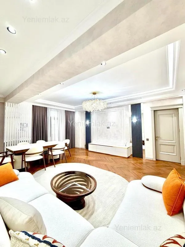 Satılır 3 otaqlı yeni tikili 140 m²